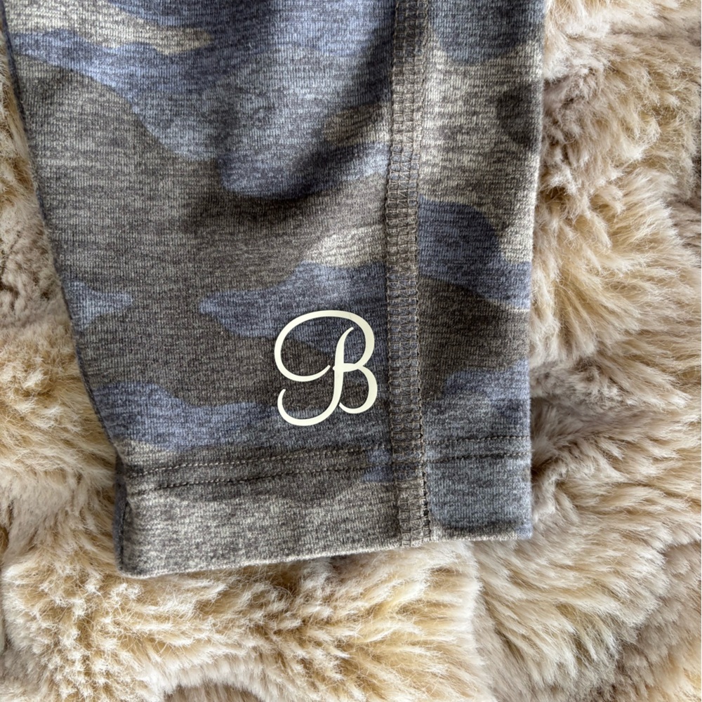 Bombshell Sportswear Silver Camo Leggings - Picture 4 of 7